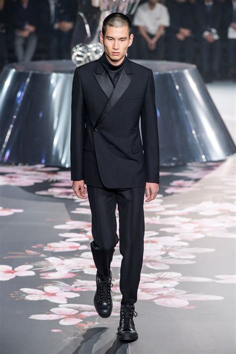 defile homme dior|DIOR.